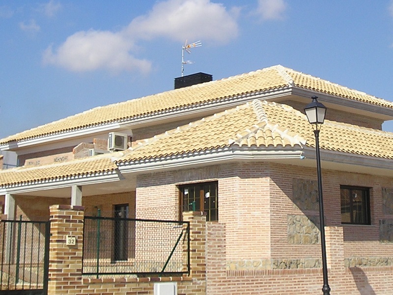casa de barro blanco