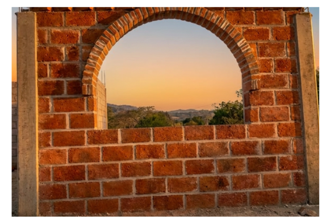 muro de adobe cocido