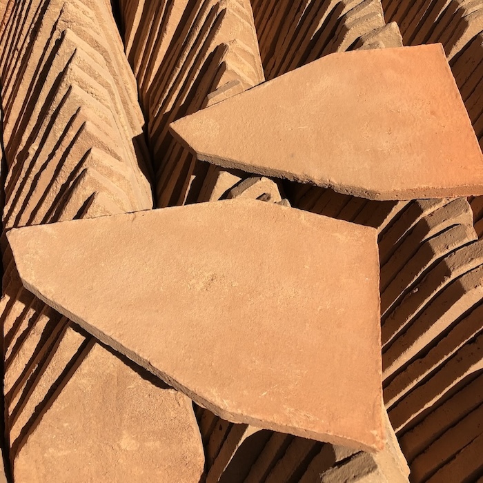 Piso triangular 2x15x10